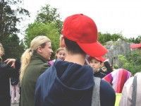 Z panią Beatą przy wybiegu niedźwiedzi