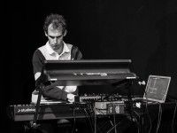 Wojtek Wojda | instrumenty klawiszowe